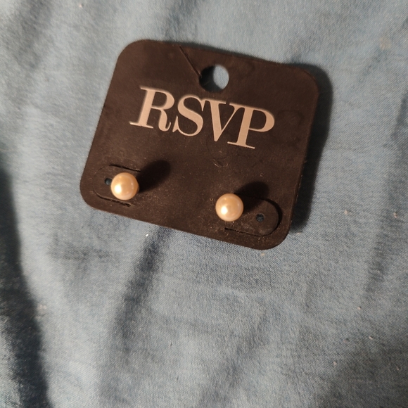 RSVP Jewelry - RSVP Pearl Stud Earrings